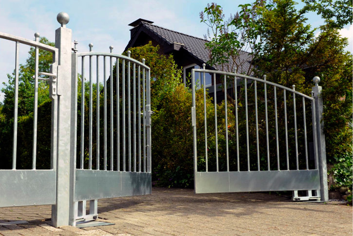 Operators for automatic revolving and hinged doors and gates | Marantec